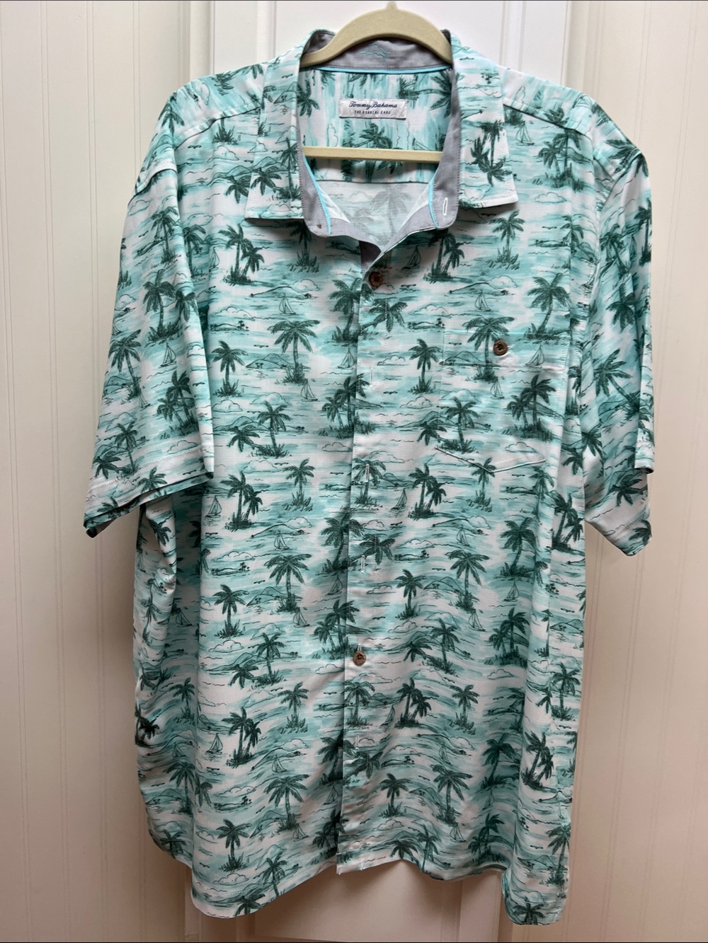 Tommy Bahama Mint Green Palm-Print Short Sleeve Button-Down Shirt